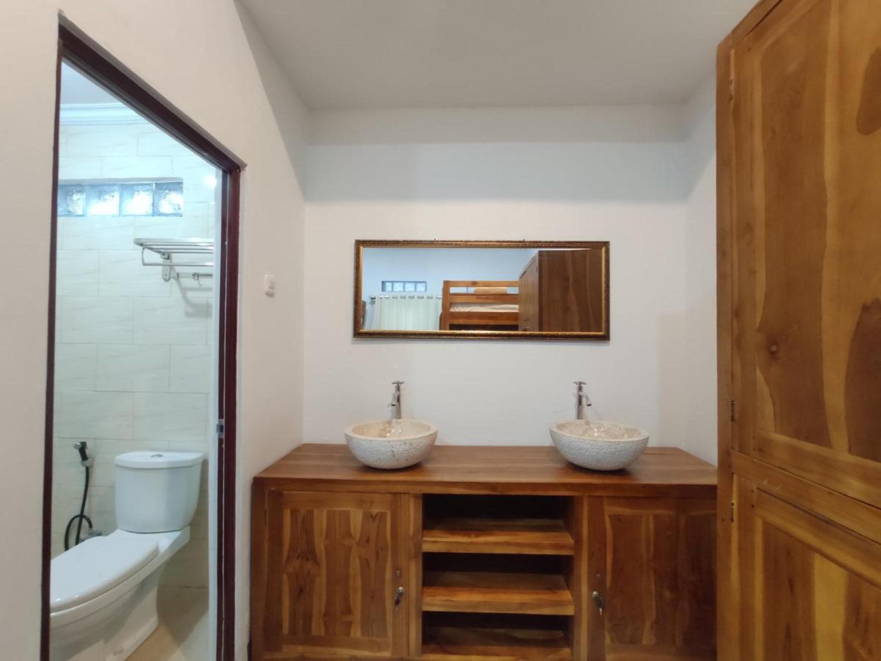 Gedhong Hostel Batununggul Экстерьер фото