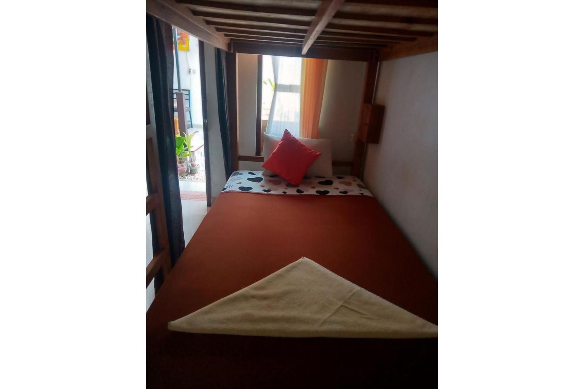 Gedhong Hostel Batununggul Экстерьер фото